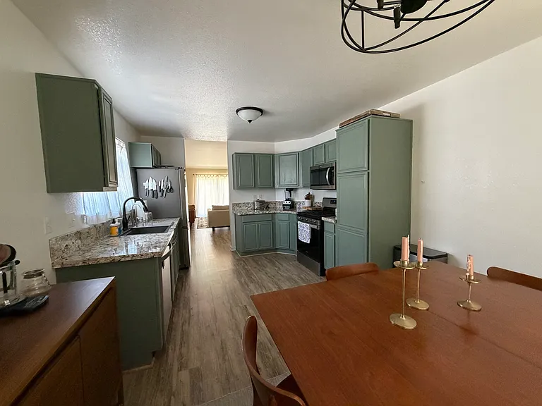 974 Hilltop Dr — Photo 26