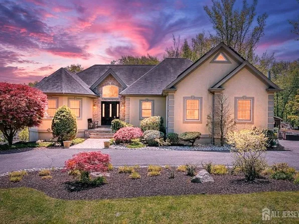 233 Matchaponix Ave, Monroe Township, NJ 08831