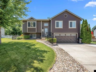 1910 Southview Dr, Papillion, NE, 68046