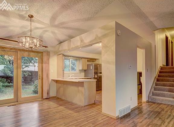 4th image of 3920 Vondelpark Pl
