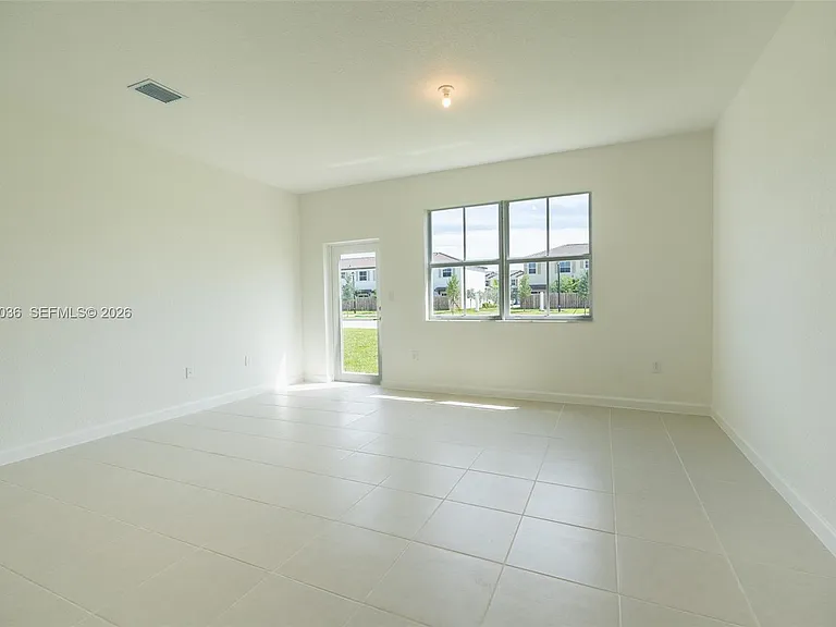 2485 SE 29th Dr — Photo 33
