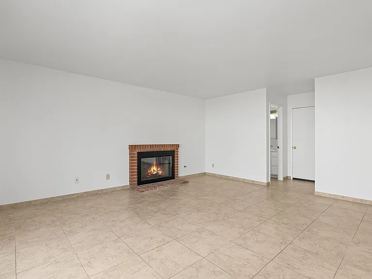 683 Wolf Point Ct — Photo 14