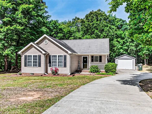 342 Iron Mountain Rd, Asheboro, NC 27205