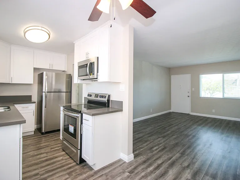 20936 Amie Ave — Photo 15