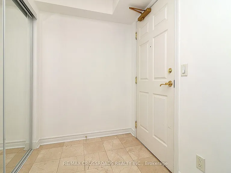 350 Princess Royal Dr #703 — Photo 2