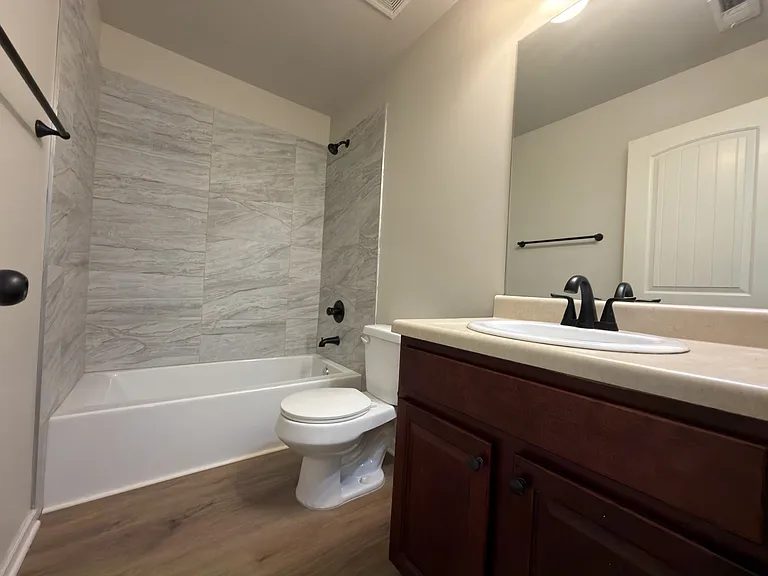 3635 Clarecastle Dr — Photo 24