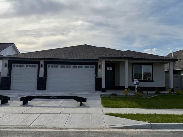 2877 Avrio Ave, Richland, WA 99354