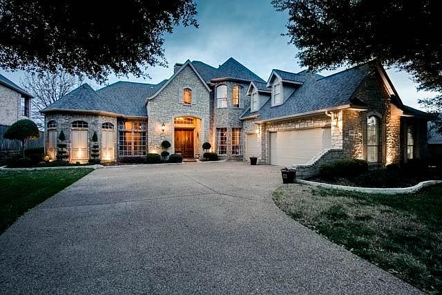 1st image of 808 Lakewood Dr