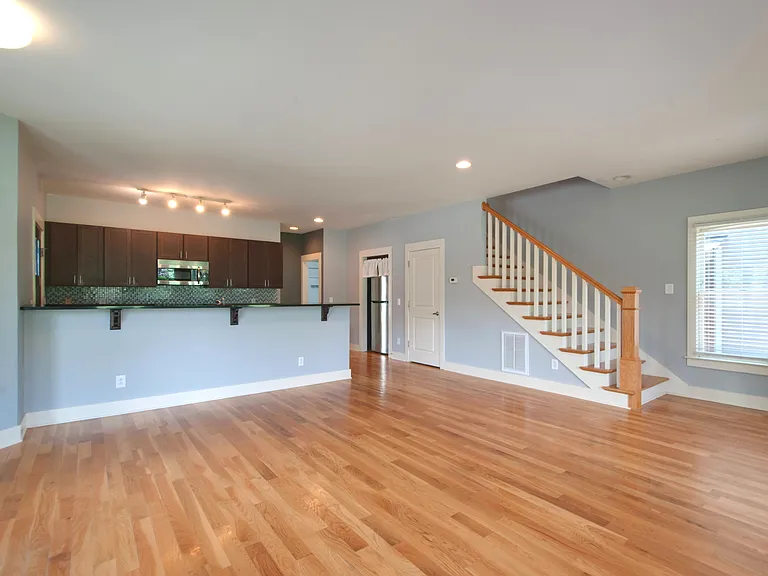 315 Sylvan Park Ln — Photo 7