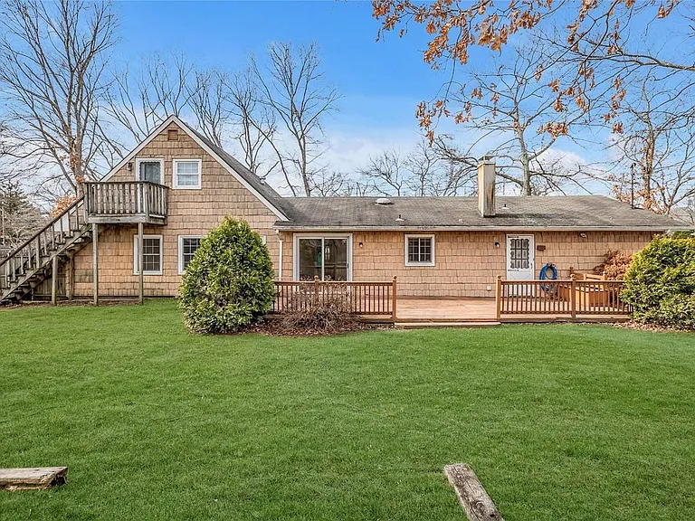 1017 Old Town Rd — Photo 2