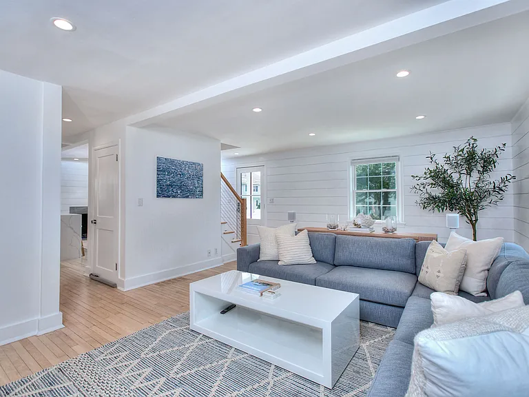 537 Penfield Rd — Photo 15