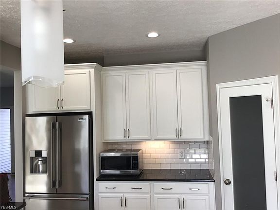 5th image of 33229 Belladon Ct