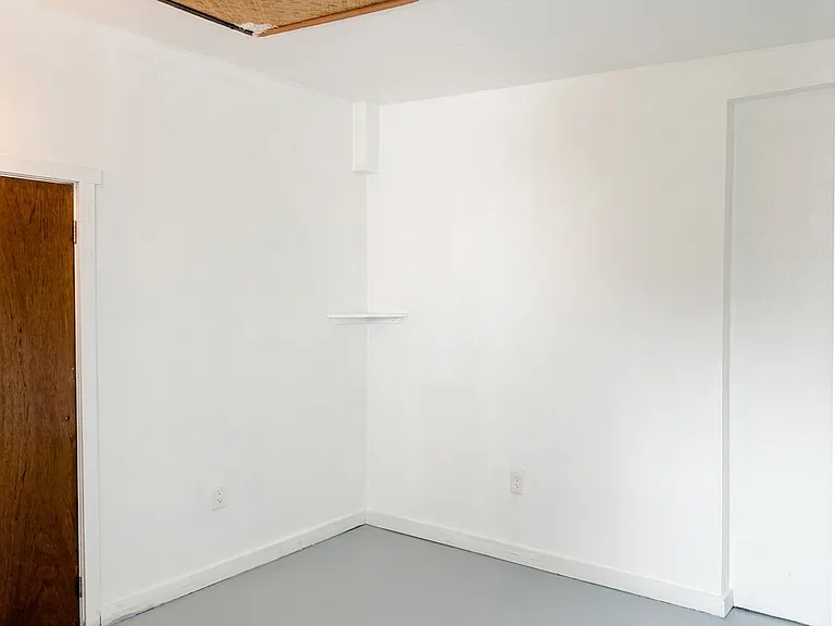 2592 Kilauea Ave #G1 — Photo 1