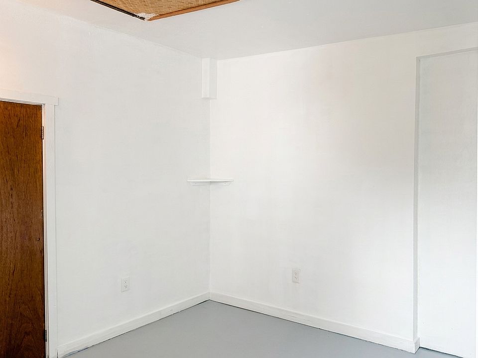 1st image of 2592 Kilauea Ave #G1
