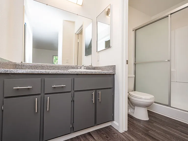 Carmel Pointe — Photo 38