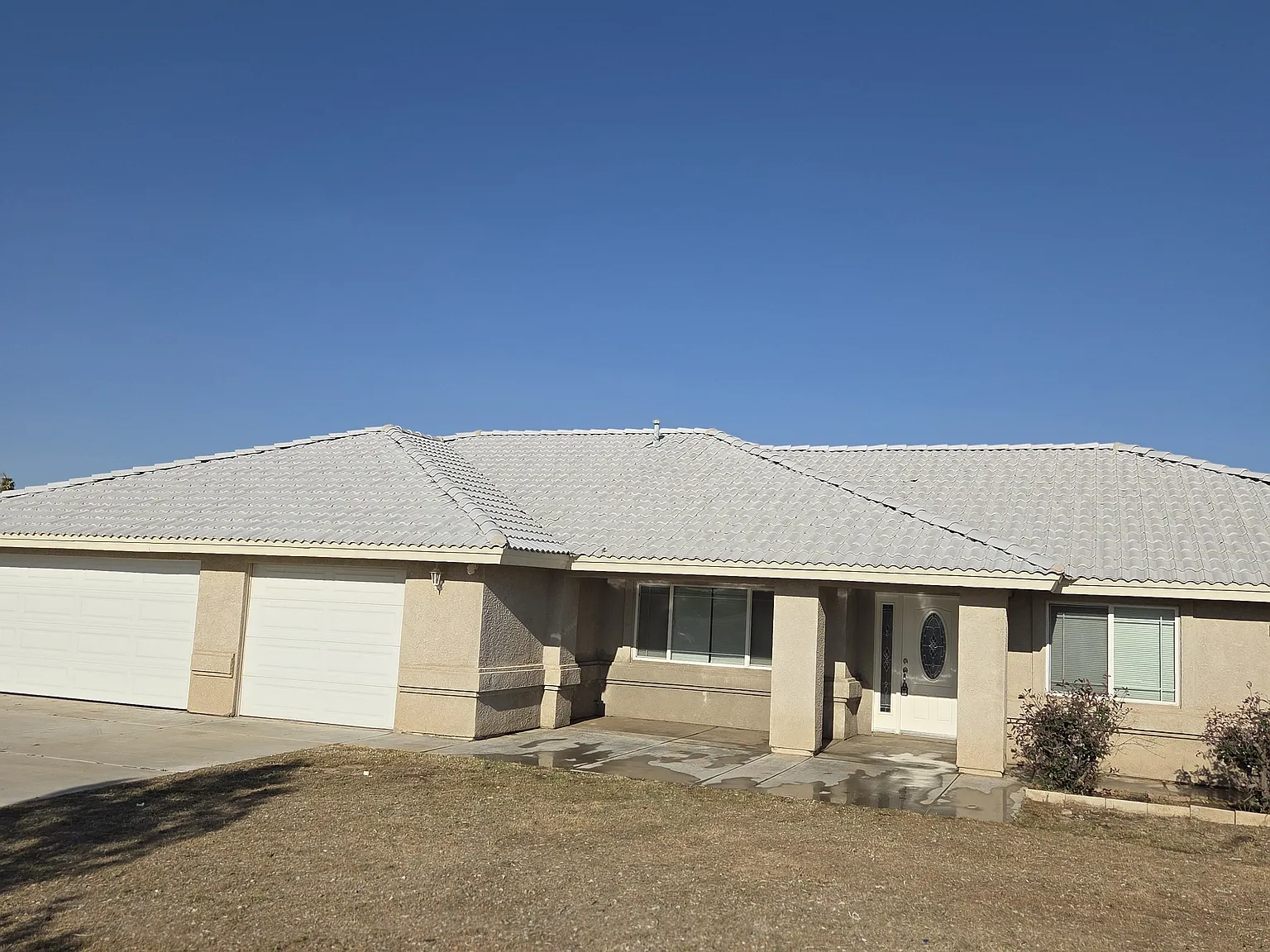 4 bed, 2237 sqft, $2,700 — Photo 2