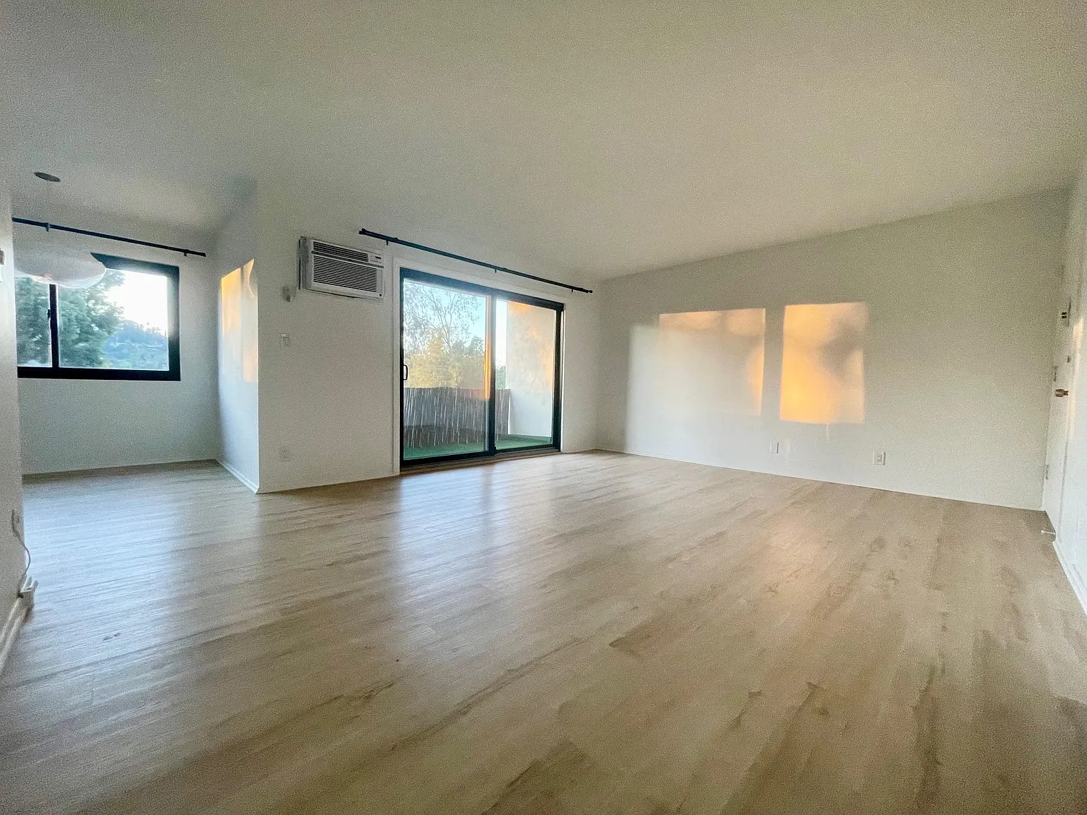 1 bed, 800 sqft, $2,995 — Photo 2