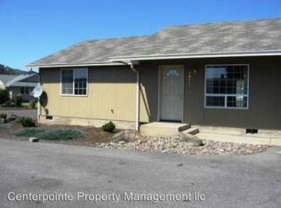 1615 Rolling Hills Rd, Roseburg, OR 97471