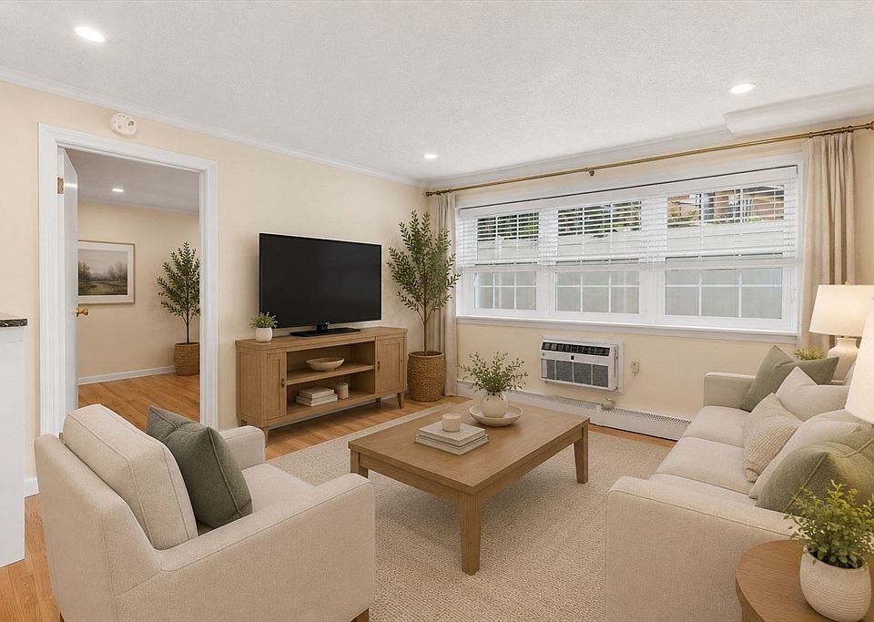 1st image of 5 Cass St APT 2