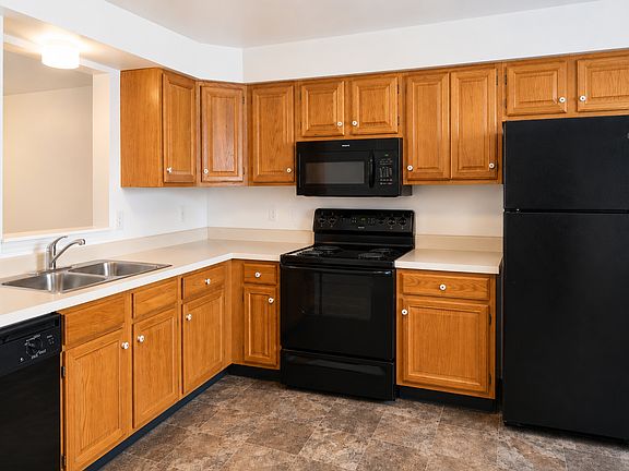 3rd image of 228 Federal Way