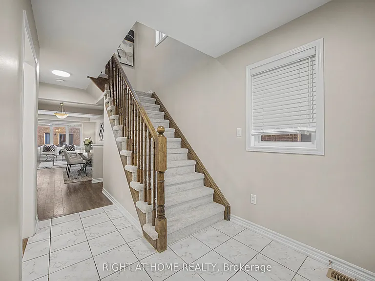1235 Mulroney Hts — Photo 8
