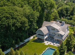 41 Burnham Hl, Westport, CT 06880