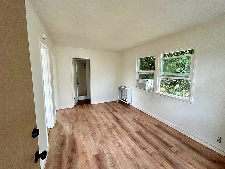 Living room (AC not included)