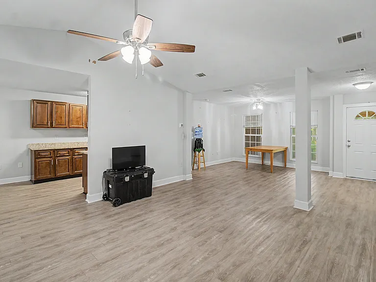 10179 Highway 196 W — Photo 3