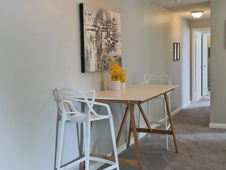 Columbus Park Apartments — Photo 16