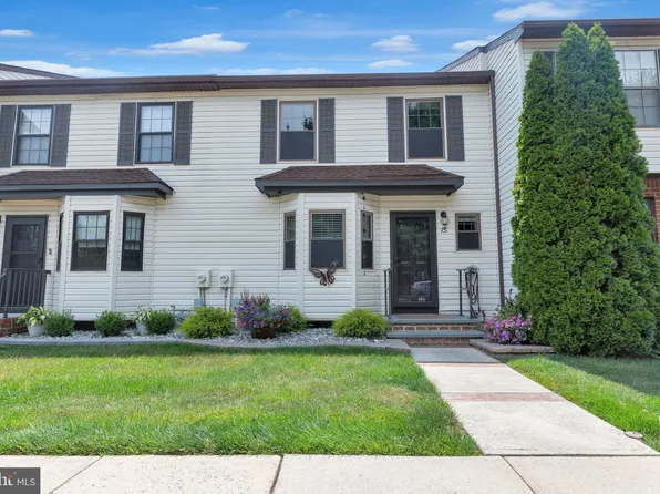 15 Bordenshire Dr, Bordentown, NJ 08505