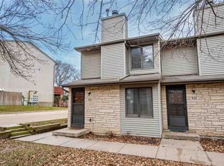 938 W Side Dr, Iowa City, IA 52246