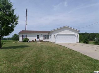 13922 Northmoor Dr, Cement City, MI 49233