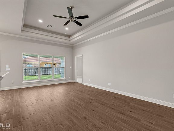 4th image of 724 Bianca St
