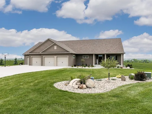 1297 Marion Airport Rd, Marion, IA 52302