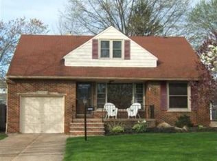 16364 Bardbury Ave, Middleburg Heights, OH 44130