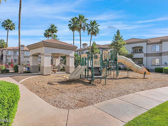 4th image of 1941 S Pierpont Drive #2037