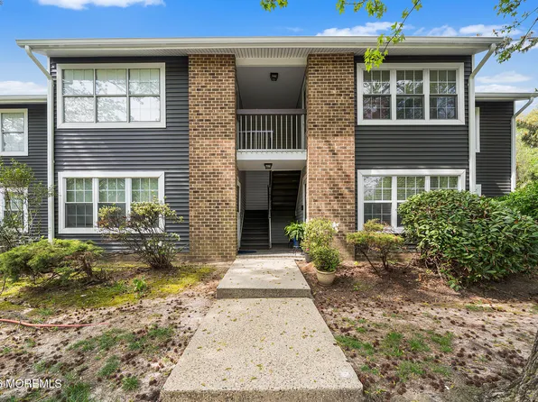 8 Lafayette Court, North Brunswick, NJ 08902