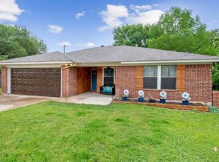 948 Aspen Ct, Burleson, TX 76028