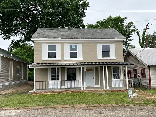 307 E Good St #B Photo 1