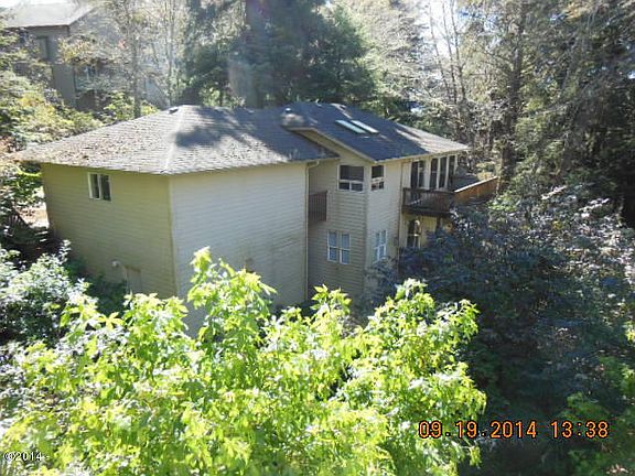 3rd image of 2353 NE Indian Shores Dr