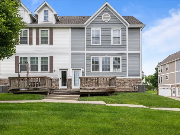 15208 Greenbelt Dr, Urbandale, IA 50323