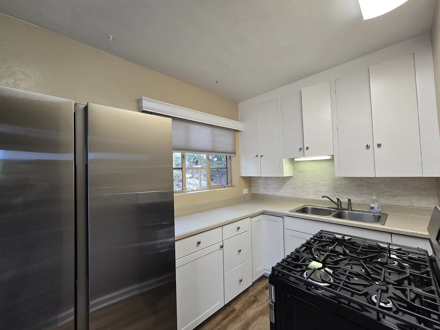 2 bed, 900 sqft, $1,750 — Photo 3