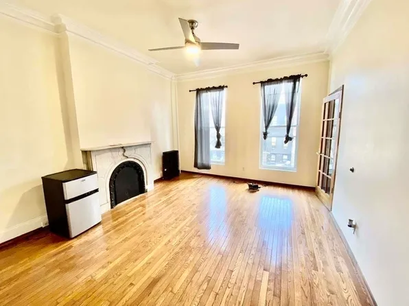 116 Ryerson St, Brooklyn, NY 11205