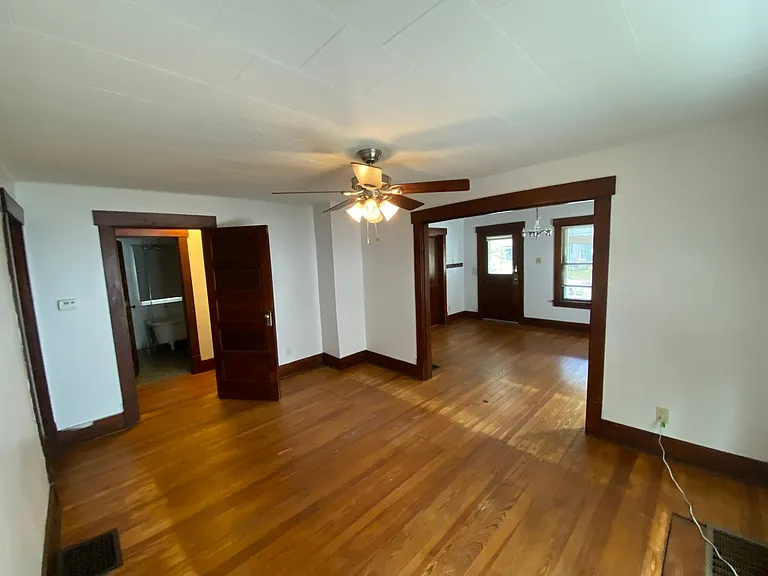 1427 S Washington St — Photo 9