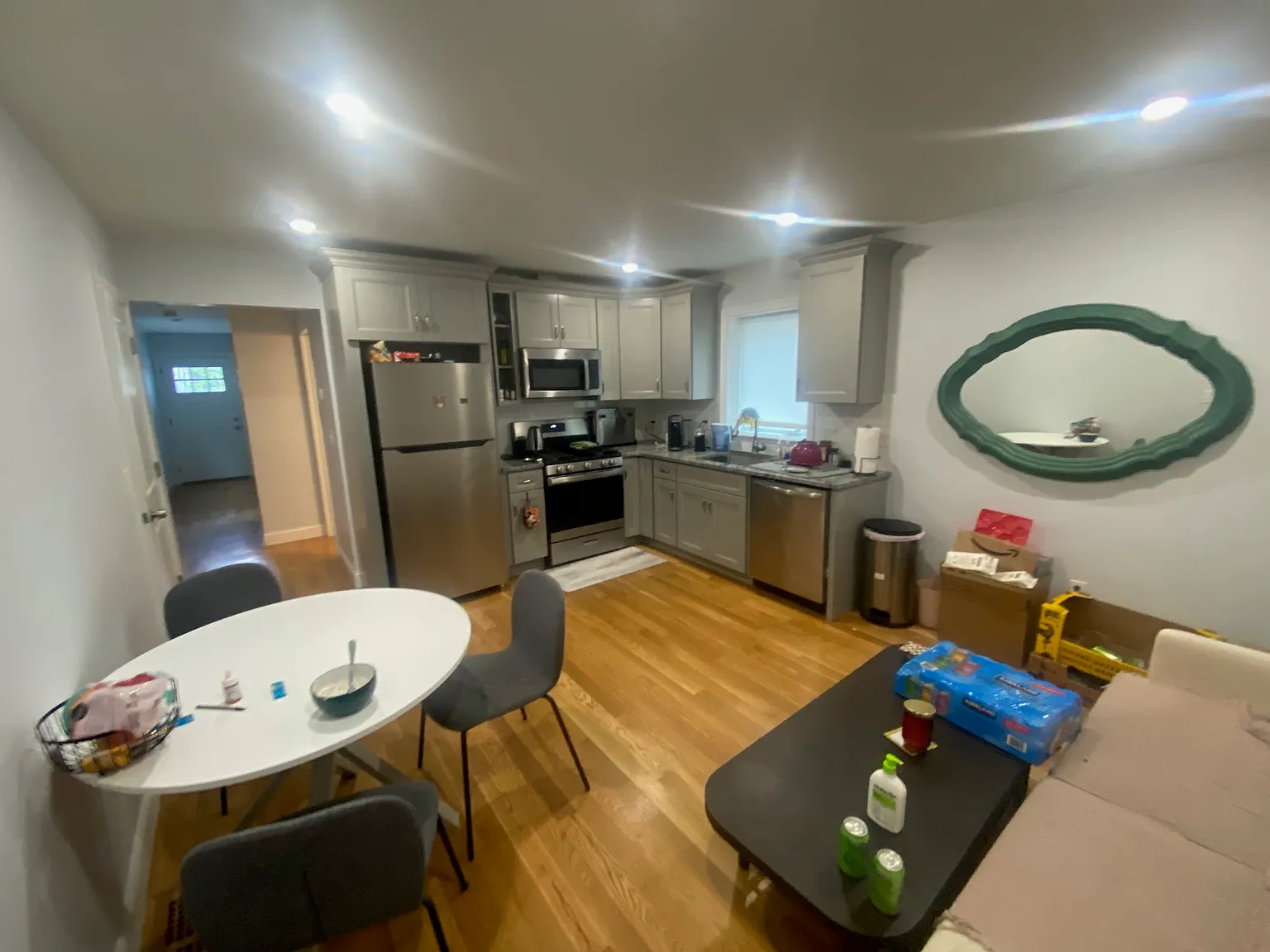 2 bed, 9999 sqft, $3,000 — Photo 2