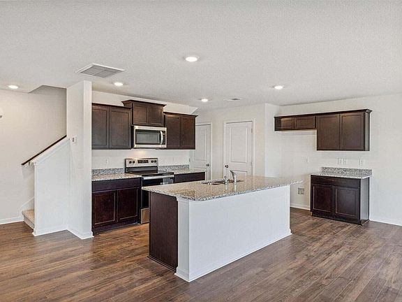 3rd image of 3335 Serenity Dr NE