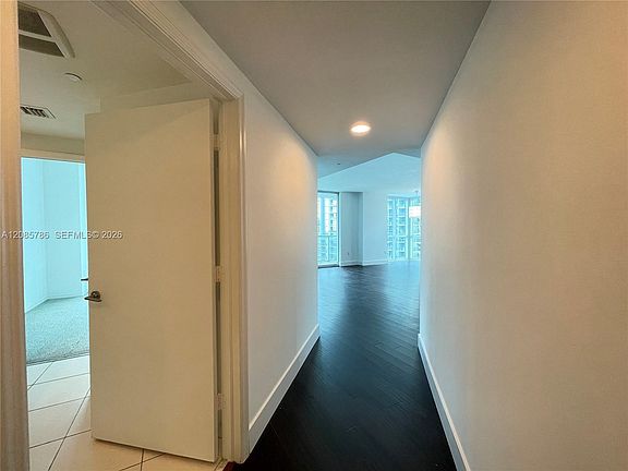 4th image of 55 SE 6th St APT 2702