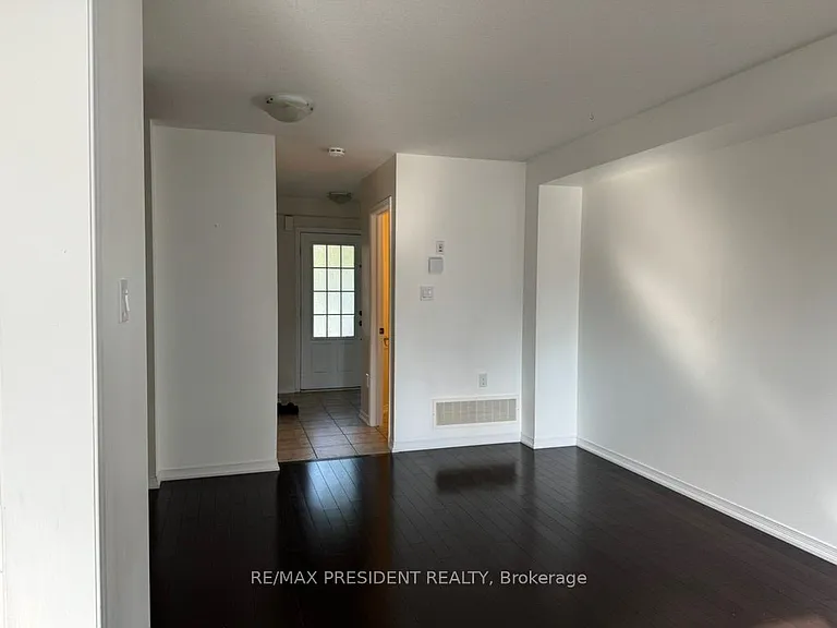 4 Avedisian St — Photo 3