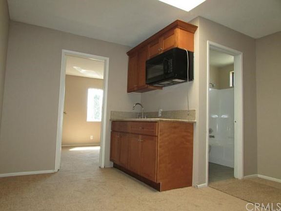 2nd image of 2568 Kelburn Ave APT B1