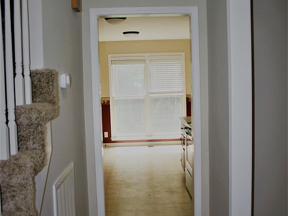 4th image of 3364 Clearwater Dr